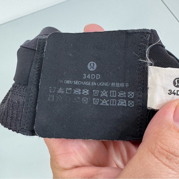 Lululemon AirSupport Bra *High Support, C-DDD Cups
Black Asphalt Grey Size 34DD - Picture 7 of 9